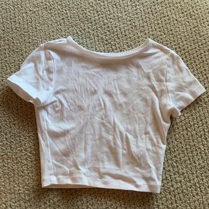 2 crop tops one is black and one in white